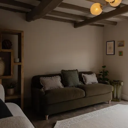 펜션 The Nook - Boutique With Hot Tub & Views *