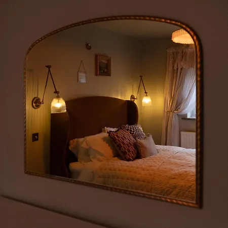 Nyaraló The Nook - Boutique With Hot Tub & Views