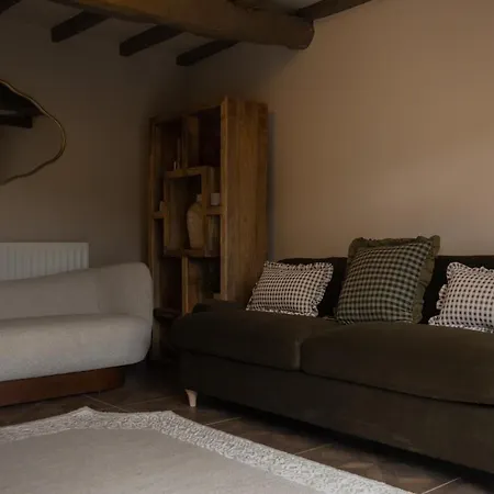 The Nook - Boutique With Hot Tub & Views 펜션 엠블톤